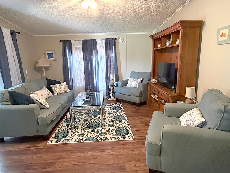 720 Water Oak Blvd — Photo 6