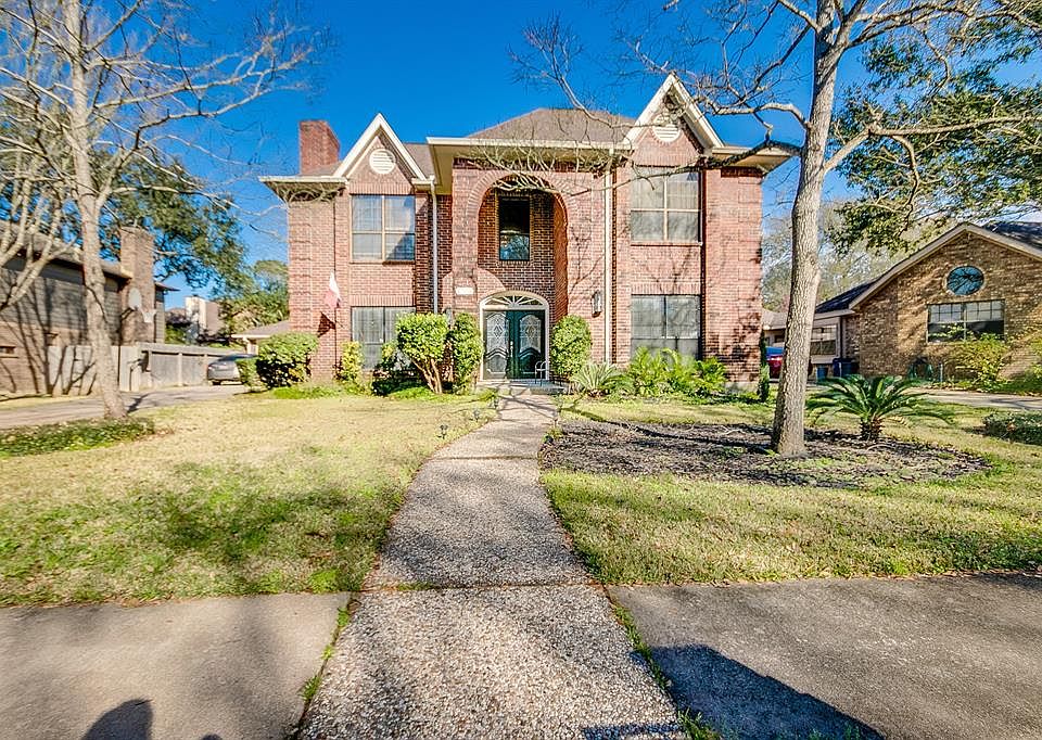 2nd image of 1706 Fairoaks St