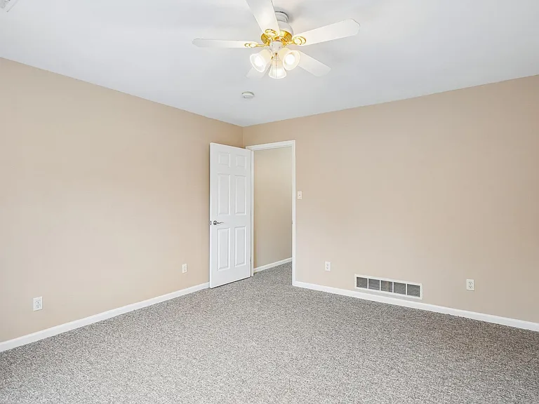 1819 Brookview Dr — Photo 50