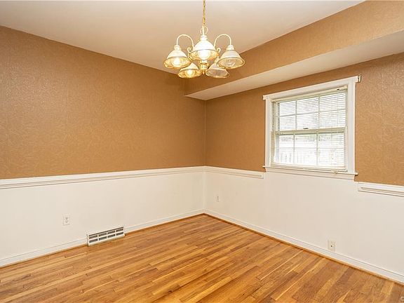 5th image of 7812 Wistar Village Dr