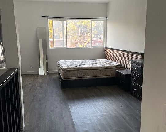 4th image of 4534 Kingswell Ave