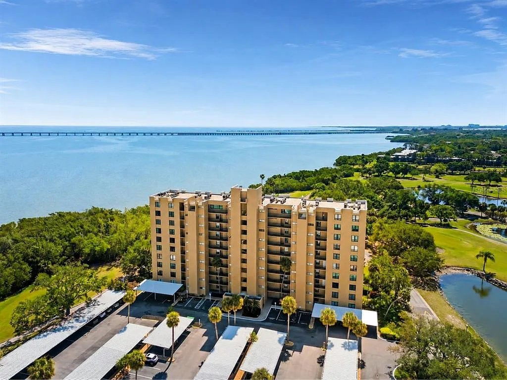 1 bed, 1.5 bath, 810 sqft, $1,650 — Photo 1