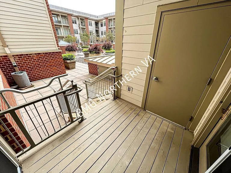 309 Holland Ln #105 — Photo 4
