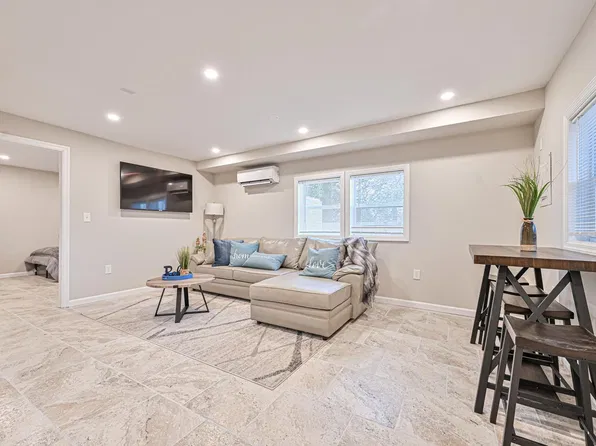 653 3rd St, Somers Point, NJ