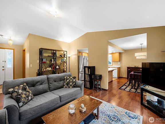 5th image of 6809 77th Avenue NE