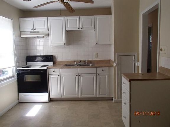 3rd image of 843 Roswell Ave