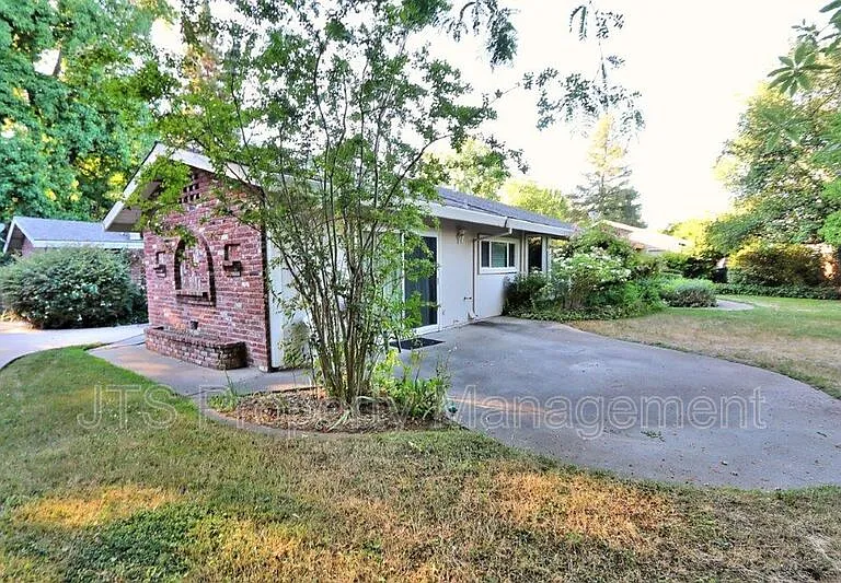 1060 Sand Bar Cir — Photo 86