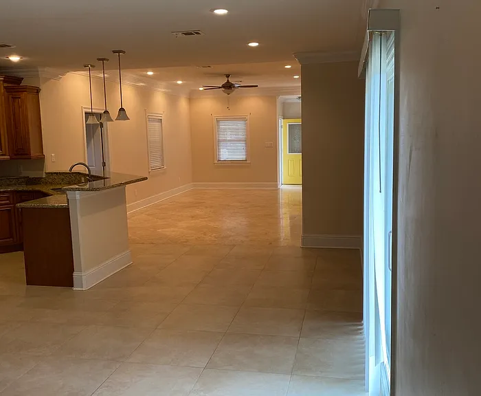 247 Bay Oaks Dr — Photo 2