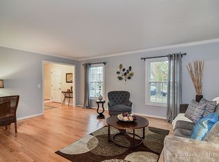 1709 Clyde Dr, Naperville, IL 60565