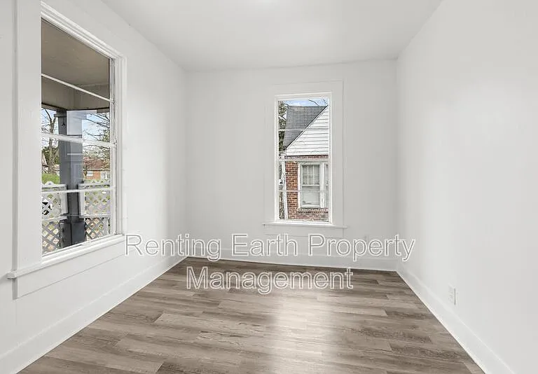 1563 Martin Ave — Photo 14