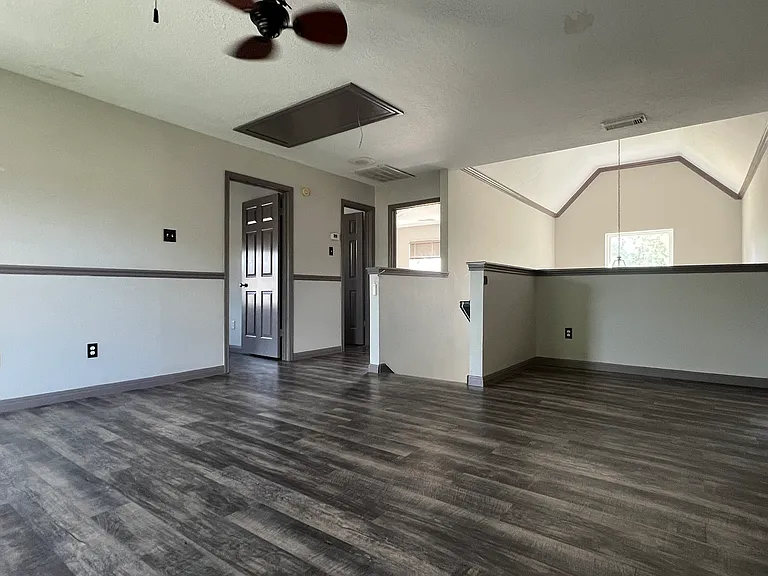 5747 Malcomboro Dr — Photo 12