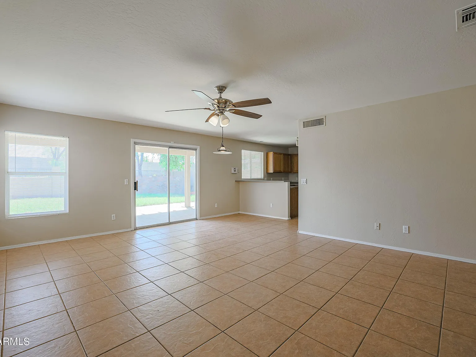 4 bed, 2.0 bath, 1845 sqft, $1,900 — Photo 2