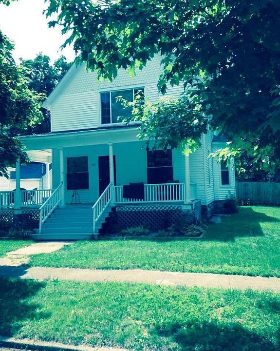 1st image of 132 S Franklin St