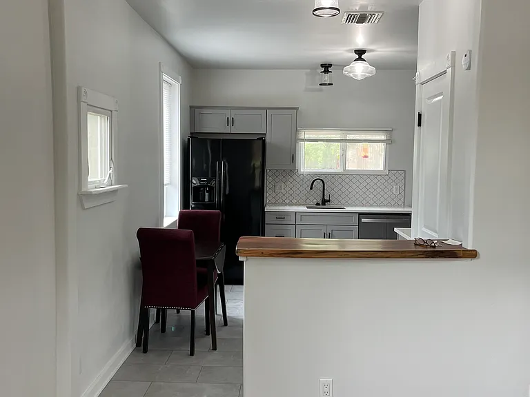 524 N Second North St — Photo 2