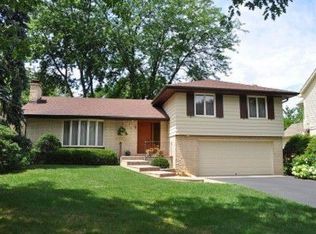 186 Grandview Ave, Glen Ellyn, IL 60137
