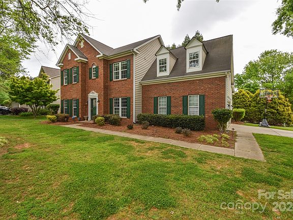 2nd image of 102 Rolling Stone Ct