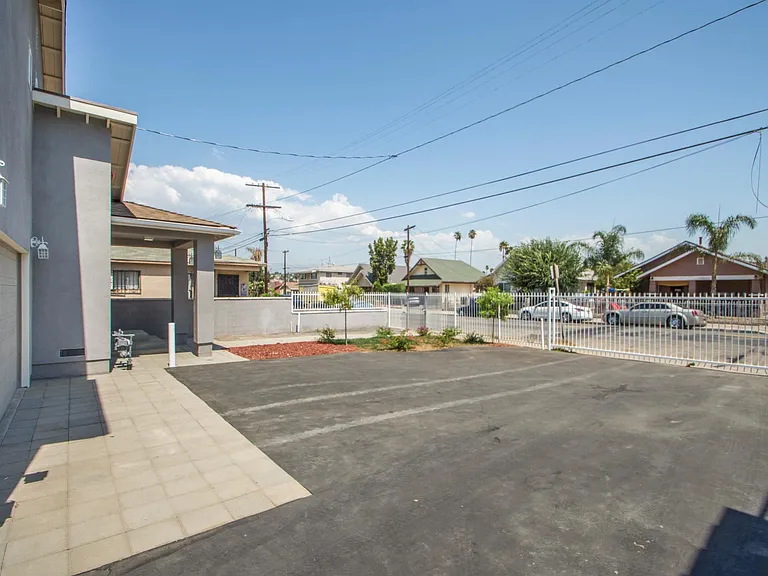 205 N Gage Ave #205 — Photo 5