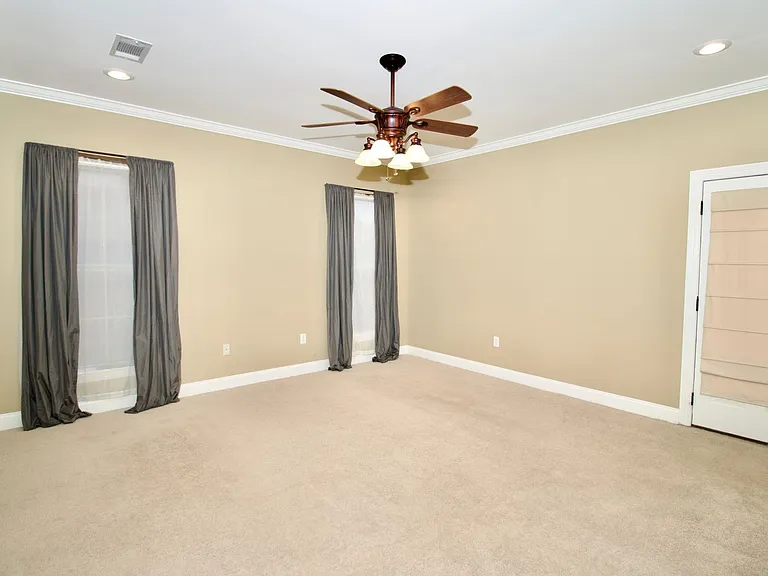 2166 Hillridge Ave — Photo 12