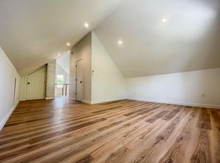 2082 Robin St, Lakewood, OH