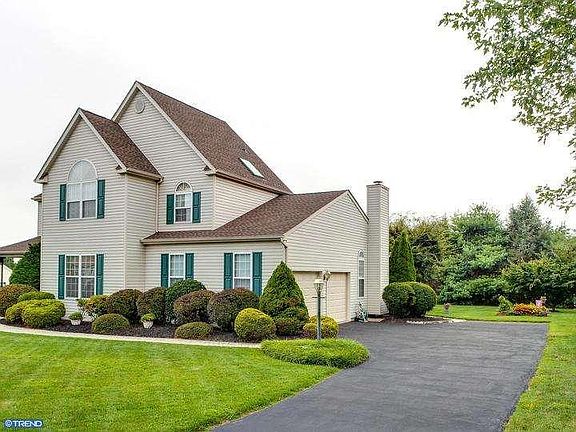3rd image of 126 Ramblewood Dr