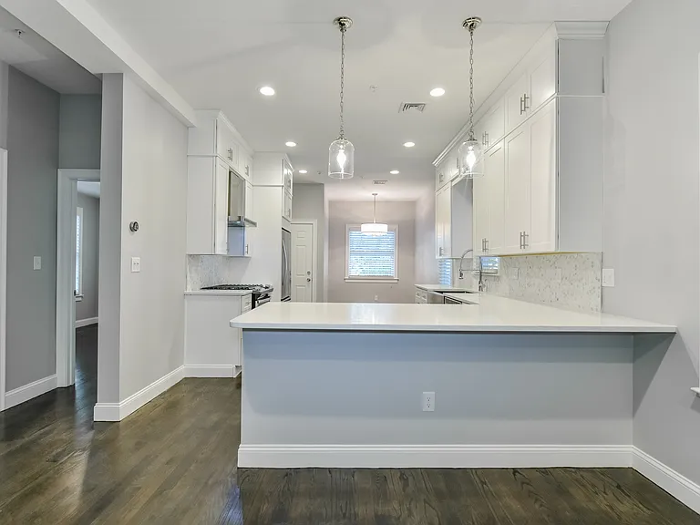 349 Meridian St #2 — Photo 3