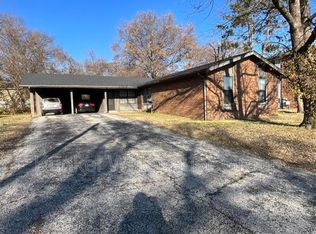 438 Williamsburg Dr, Belleville, IL 62221