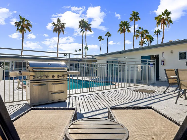 588 E. Mel Avenue - Hermosa Palms — Photo 9