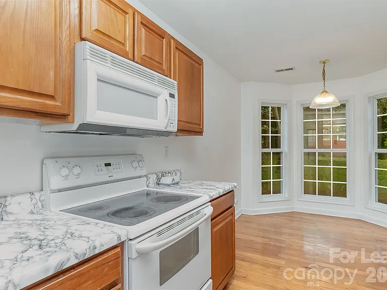 2716 Rabbit Ridge Dr — Photo 8