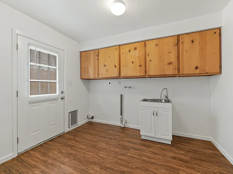 615 Burwood Ln — Photo 21