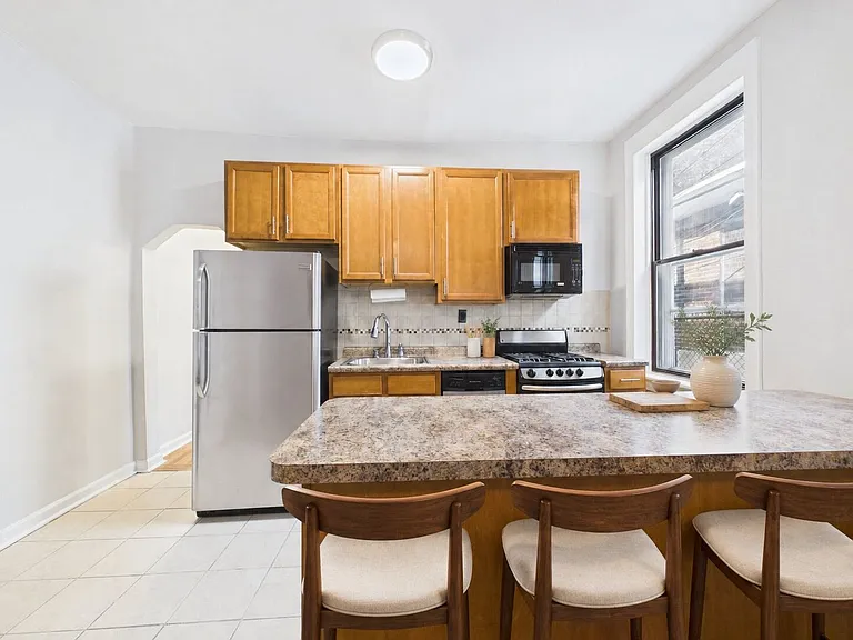140 N 21st St — Photo 7