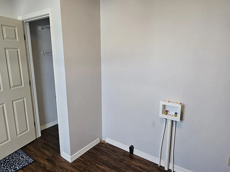 406 Main St — Photo 9