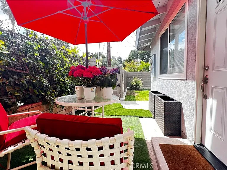 20737 Tiara St — Photo 12