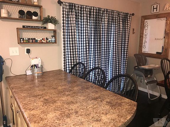 5th image of 1009 Maywood Dr