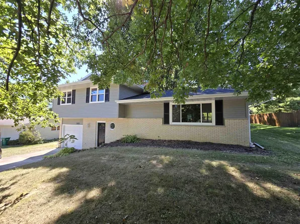 1418 Debbie Ln, Macomb, IL 61455