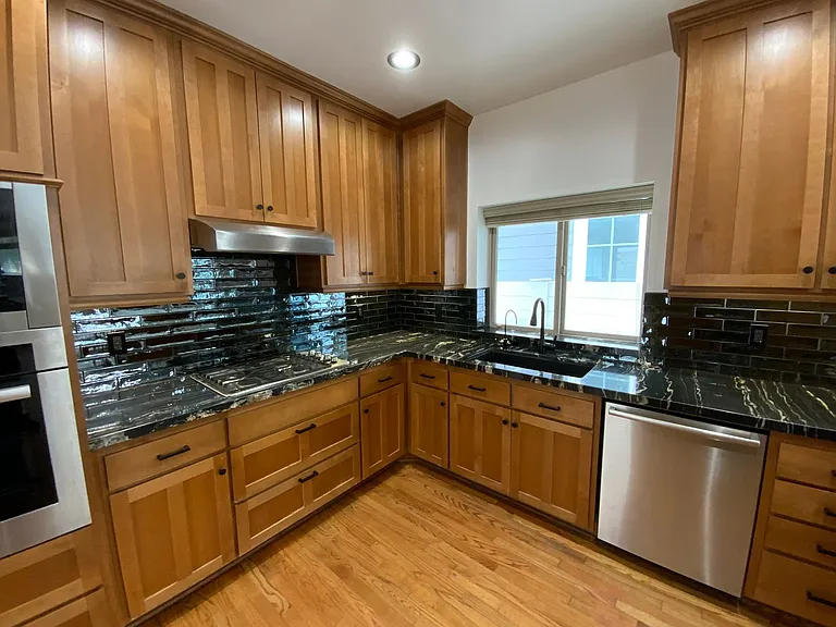 445 E Ave — Photo 10