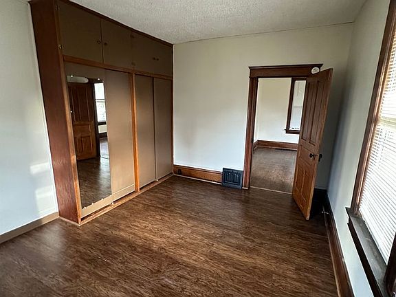 4th image of 323 W Poplar St #1
