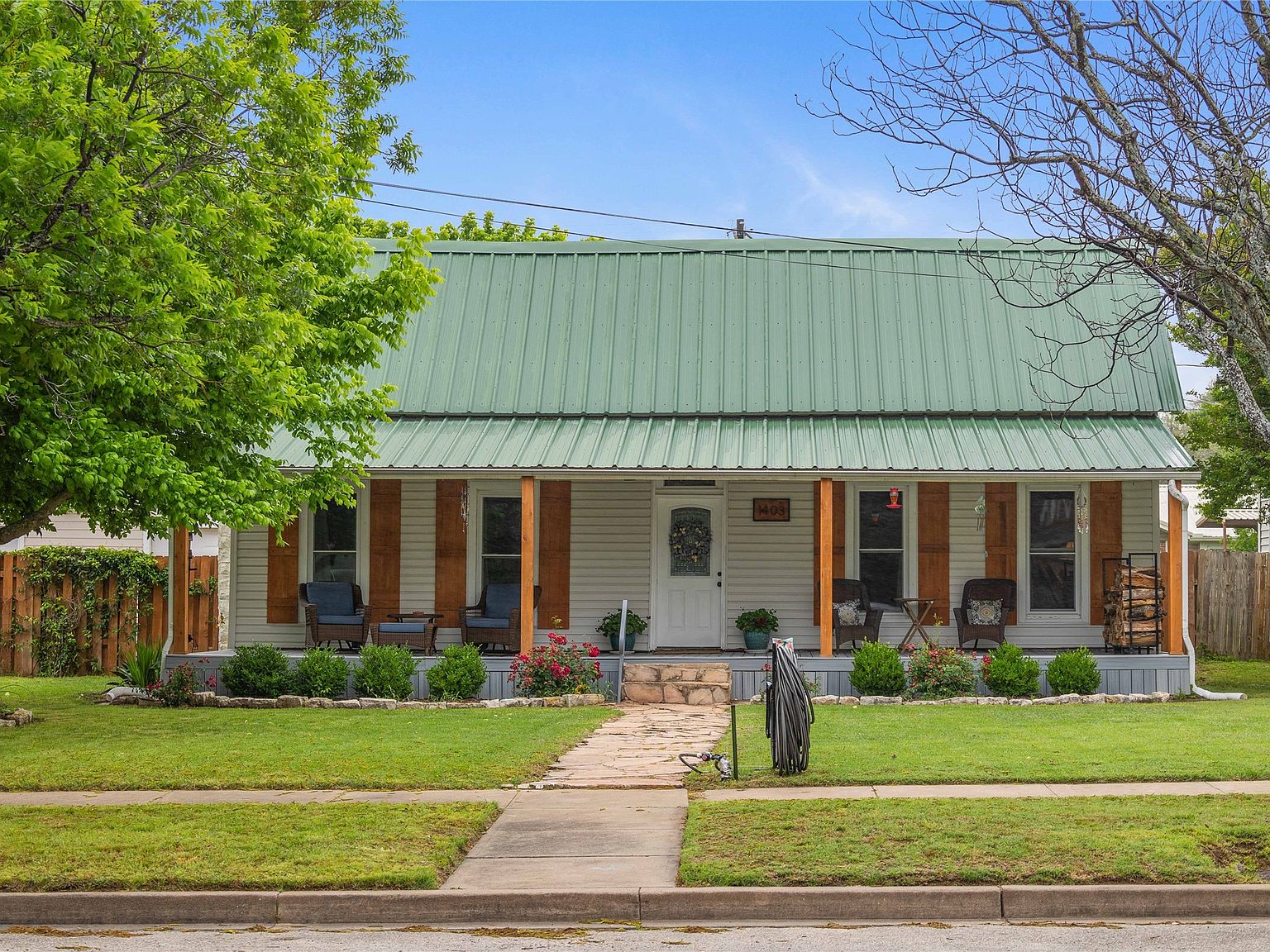 1403 Parker St, Goldthwaite, TX 76844 | Zillow