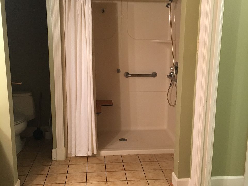 1st image of 8 Pickens Dr