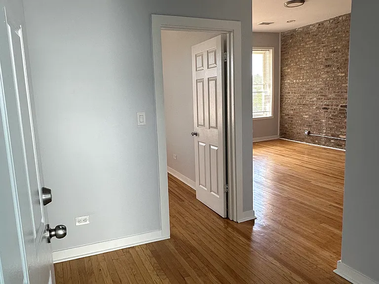 3626 W Polk St — Photo 1