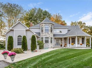 5 Dairy Ln, Cromwell, CT 06416