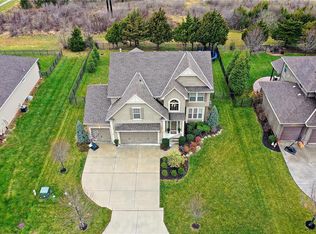 10028 Sunset Dr, Lenexa, KS 66220