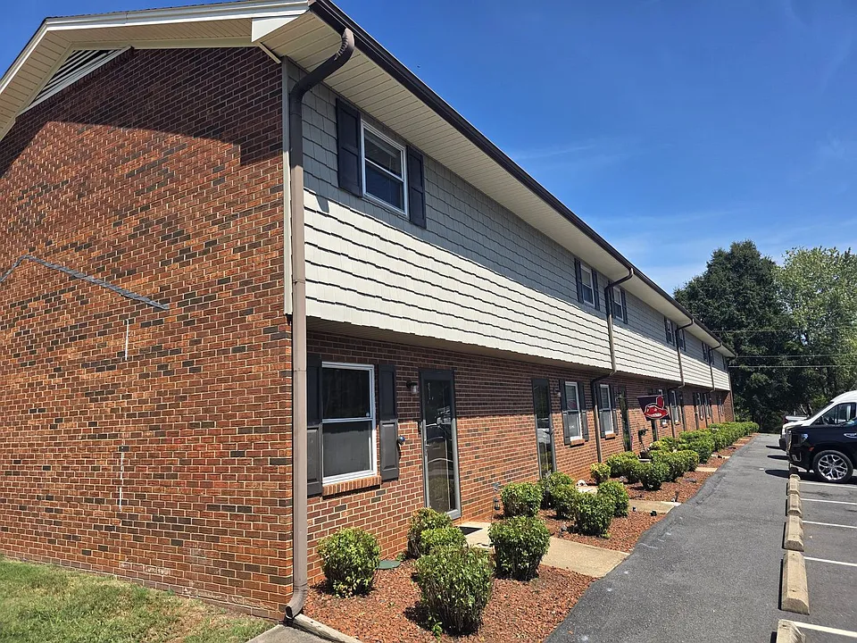 129 N Main St