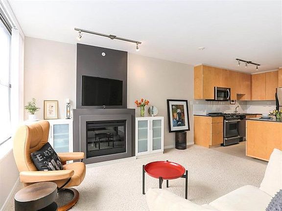 4th image of 989 Beatty St #1602
