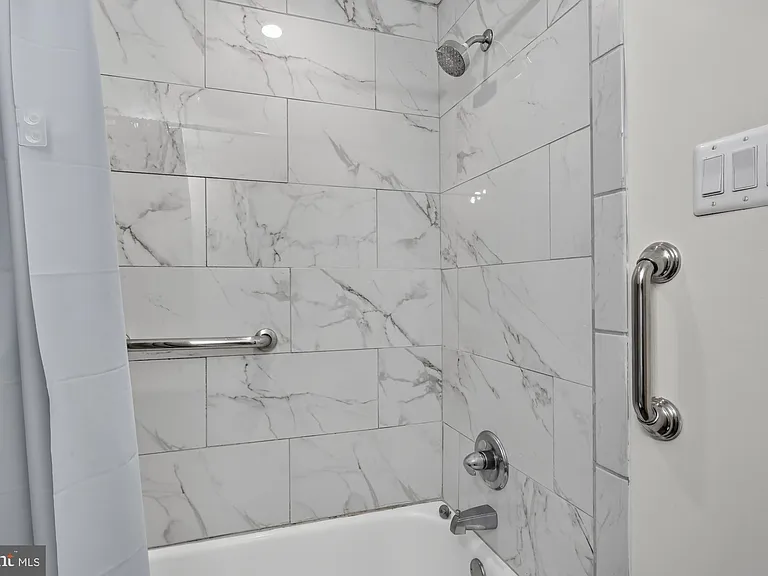 4435 Sansom St #1 — Photo 10