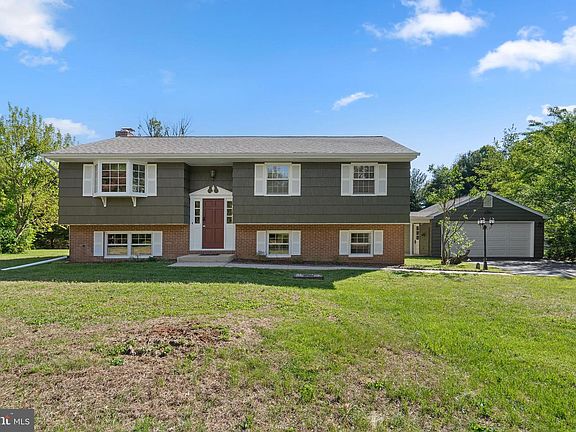 2nd image of 12901 Byefield Dr