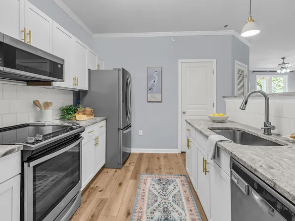 200 Bucksley Ln Unit 302, Daniel Island, SC 29492
