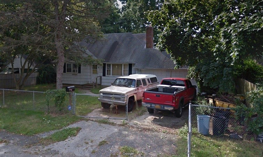 2nd image of 18 Seminole Dr