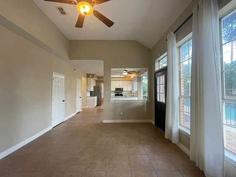3222 Mapleridge Dr — Photo 16