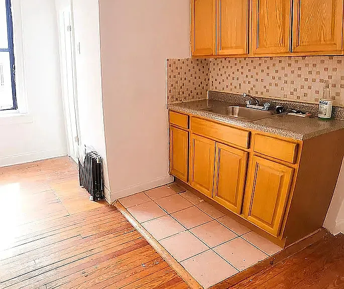 2403 Hoffman St #28 — Photo 2