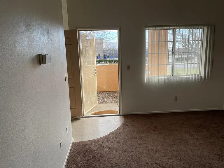 1647 Orchid Ln — Photo 6